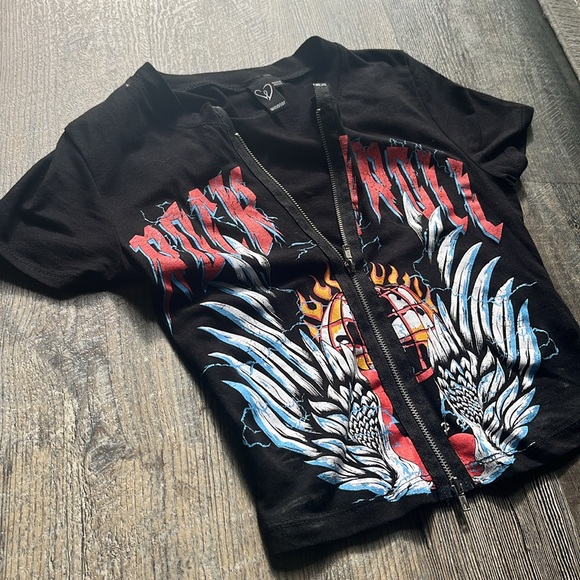 Windsor Store Graphic Tee - Picture 2 of 4